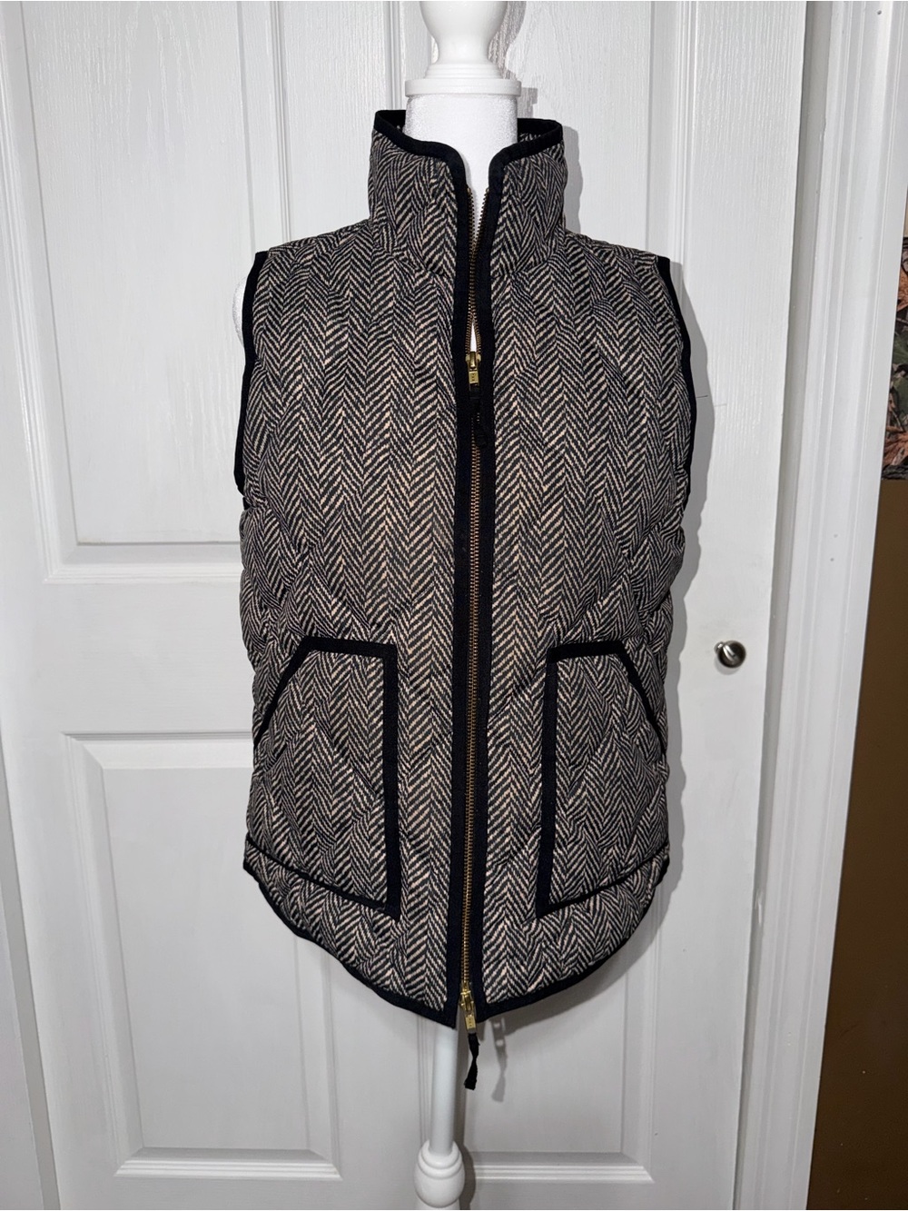 J. Crew Excursion Quilted Puffer Vest Herringbone Black and Cream